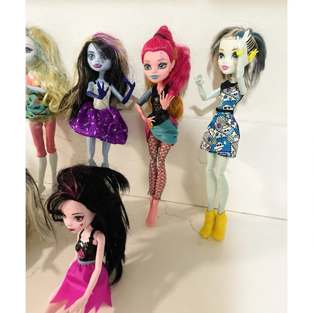 Monster High Dolls Lot‎